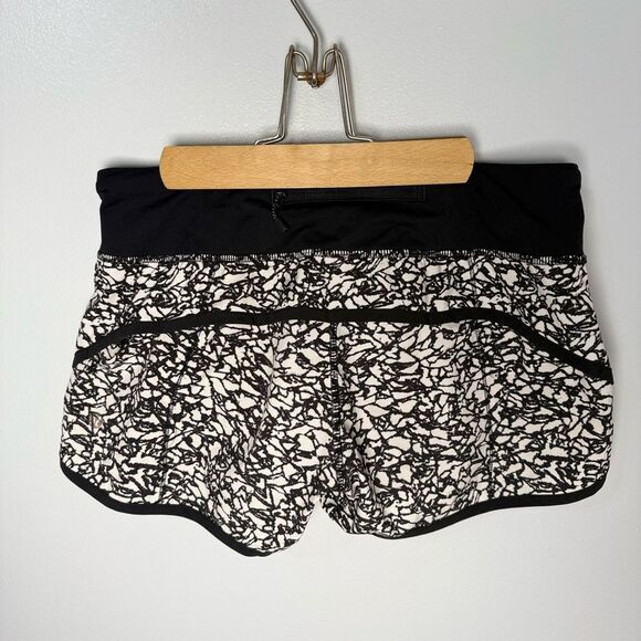lululemon athletica Speed Short Ice Breaker White Black | 4 - Picture 2 of 10